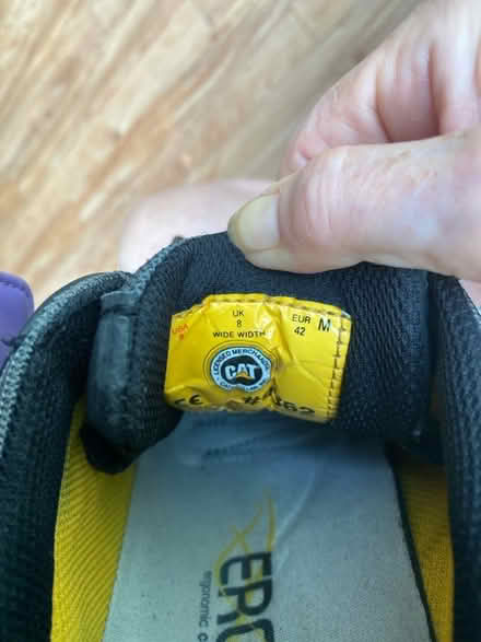 Photo of free Men’s CAT safety workshoes (Stockland Green B23) #3