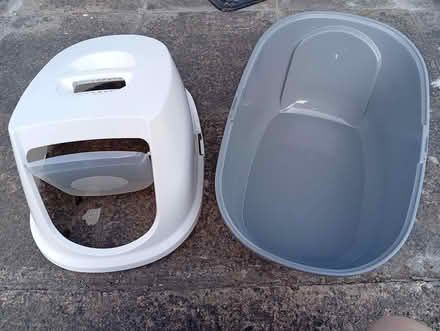 Photo of free Lidded Cat Litter Tray (wrexham LL13) #1