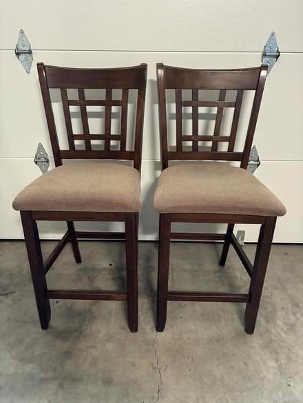 Photo of free 2 counter-height dining chairs (west Cupertino) #1