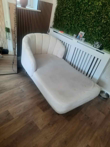 Photo of free Cream chaise (Pendlebury M27) #1