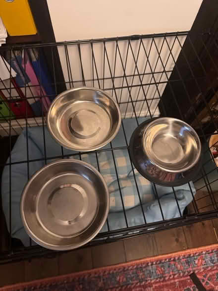 Photo of free Puppy training pads, bowls/ crate (Headington OX3) #3