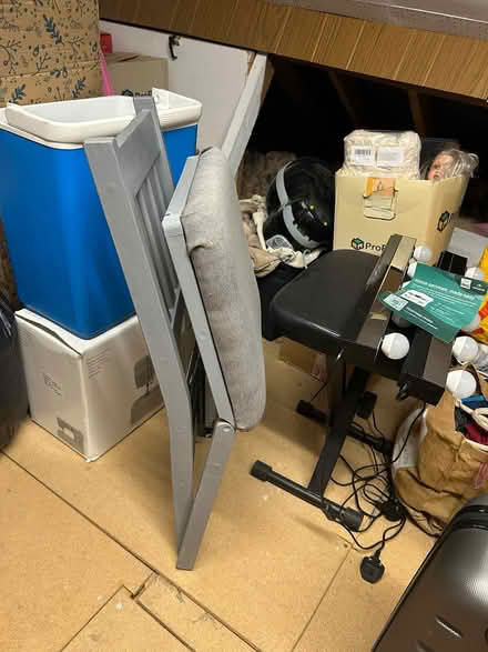 Photo of free One chair (Freeland. Oxfordshire) #3