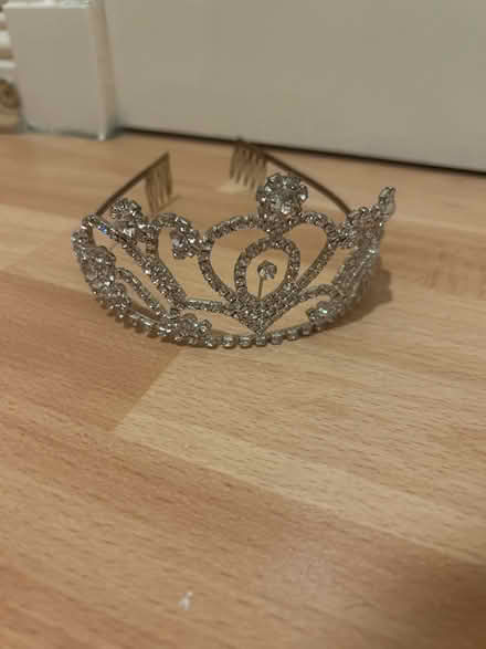 Photo of free Tiara (Dennistoun, G31) #1