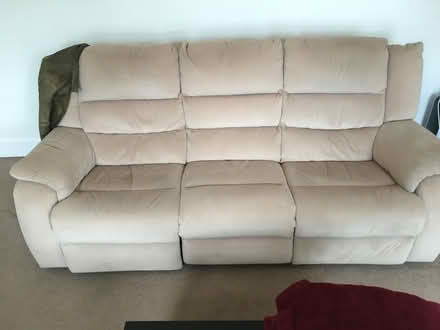 Photo of free Cream sofa (Croydon SE25) #1