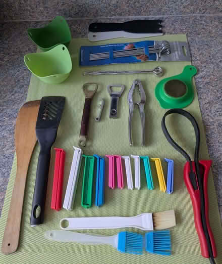 Photo of free Selection of kitchen items (Beulah Hill SE19) #1