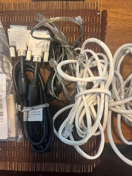 Photo of free Verizon router, misc cables (200th block off 13Th St SE) #4