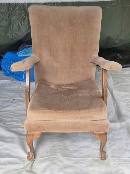 Photo of free Old arm chair (Wokingham south RG40) #2