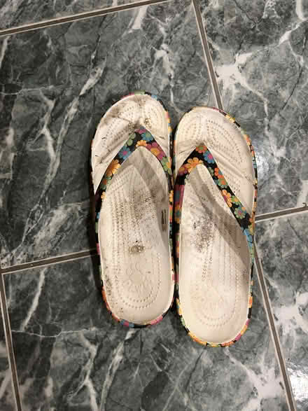 Photo of free size 9 plastic thong sandles (Dufferin Grove) #1
