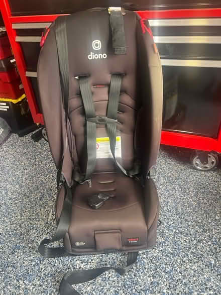 Photo of free Car seat in excellent condition (Herndon) #2