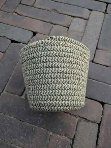 Photo of free Green and cream woven pot holder (AL1 Sopwell) #1
