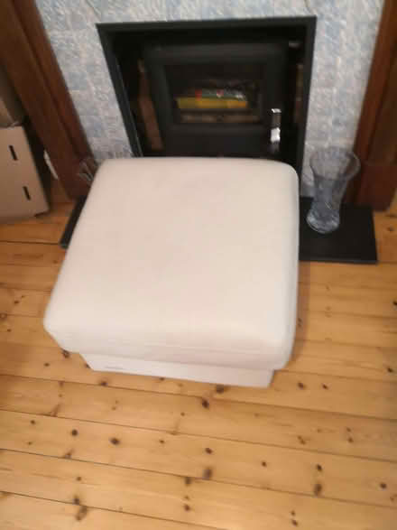 Photo of free Cream Leather Sofa Set, 4 piece (Wheatley OX33) #1