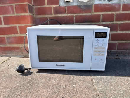 Photo of free microwave oven (Eastbourne BN20) #1