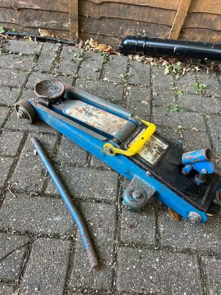 Photo of free Trolley jack, up to 2 ton (Horsell GU21) #1