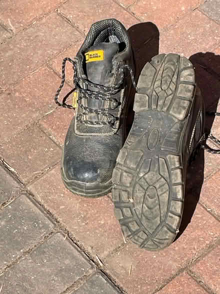 Photo of free Size 10 safety boots (Chineham Basingstoke RG24) #2