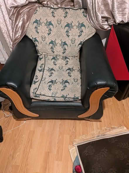 Photo of free Sofas and a cooker (Windsor quay CF11) #1