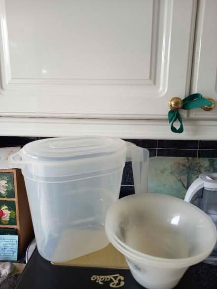 Photo of free Jelly bowls and medium jug (Downhead Park MK15) #1
