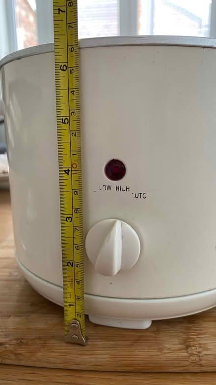 Photo of free Slow cooker crock-pot (M16 9 WT) #4