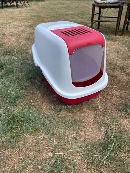 Photo of free Cat litter tray with roof (Wigmore HR6) #1