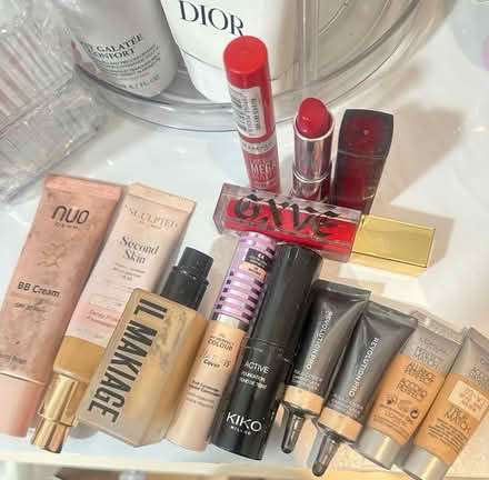 Photo of free Light shade make up bits (Headington OX3) #1