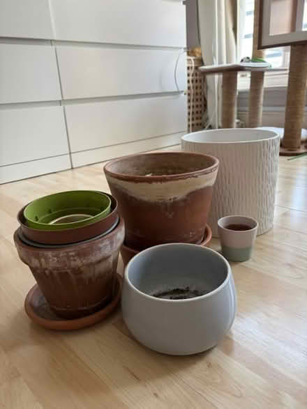 Photo of free Plant pots (SW10) #2