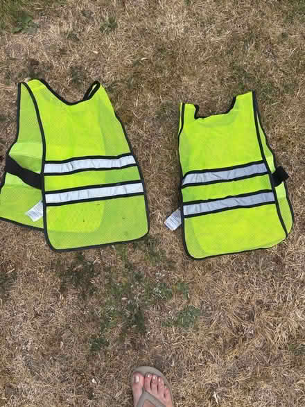 Photo of free 2 kids safety tabards (DN10- mattersey) #1