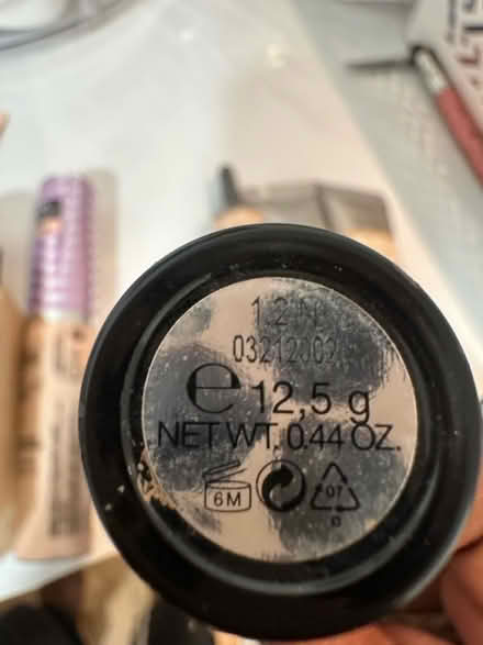 Photo of free Light shade make up bits (Headington OX3) #3