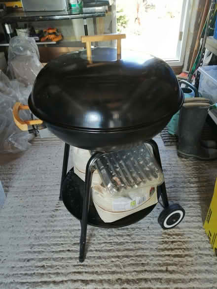 Photo of free Bbq (Abbeymead GL4) #1