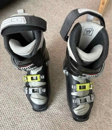 Photo of free Salomon senility ski boot, size 7 (Selhurst SE25) #2