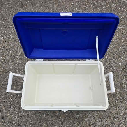 Photo of free Ice Chest (94041) #2