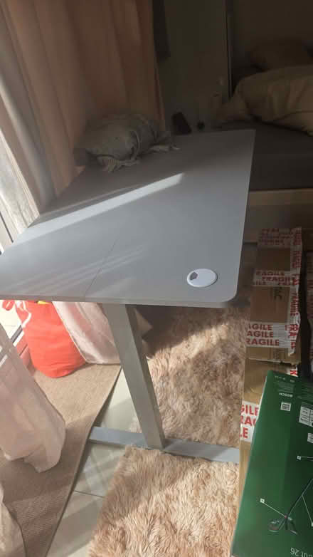 Photo of free Desk (Selhurst SE25) #1