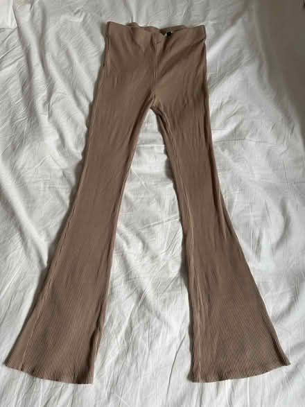 Photo of free Women's beige leggings size M (Brixton SW9) #1
