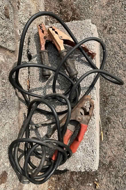 Photo of free Jump leads (south hereford 3miles HR2) #1