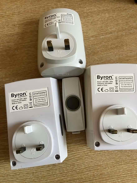 Photo of free Wireless doorbell with 3 plugs (Micklefield HP13) #2