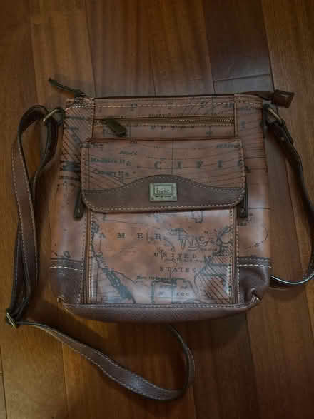 Photo of free Purse (Metro Center) #1