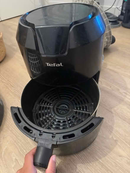 Photo of free Tefal Air Fryer (W2) #2