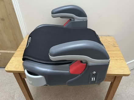 Photo of free Booster seat (Tooting SW17) #3
