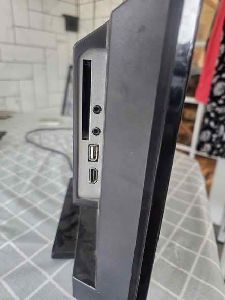 Photo of free alba 19" tv/dvd (Croydon, Shirley CR0) #3