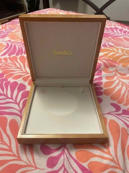 Photo of free Varnished wooden jewellery case (Forest Hill SE26) #3