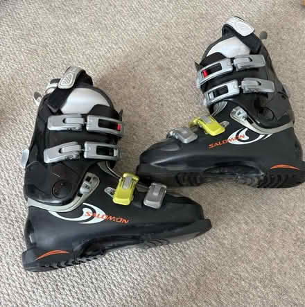 Photo of free Salomon senility ski boot, size 7 (Selhurst SE25) #1