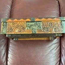 Photo of free Antique Cadbury Bournville Chocolate Tin 3 British Queens (Landermere CO16) #2
