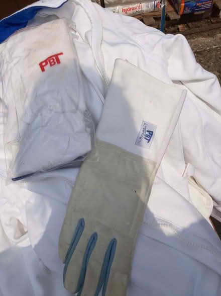 Photo of free Fencing set for beginners (Emmer Green RG4) #2