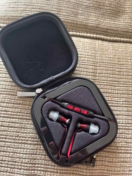 Photo of free Sennheiser Wired Headphones (South Keys) #2