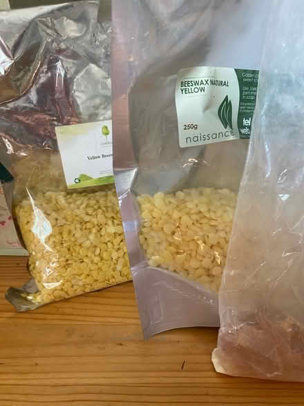 Photo of free Beeswax Pellets, Pine resin & jojoba oil (Lightpill GL5) #3
