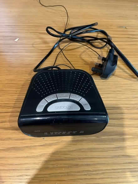 Photo of free Alarm clock/radio (Maidenhead SL6) #1