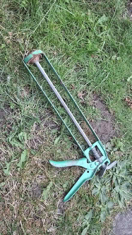 Photo of free Sealant gun (Osney OX2) #1