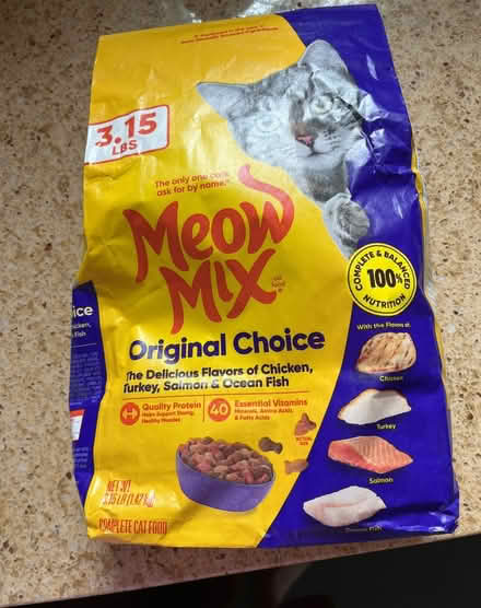Photo of free Dry cat food (Downtown Mountain View) #1