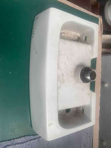 Photo of free Small bathroom sink (Fairfield Park BA1) #1