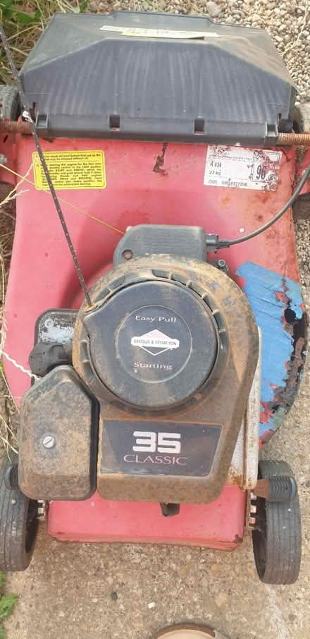 Photo of free Lawnmower (Upper arncott OX25) #2