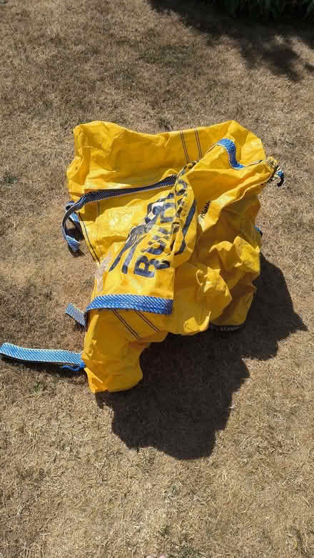 Photo of free A huge builders bag (Wokingham RG40) #1