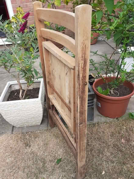 Photo of free Folding garden chairs (Houghton Regis LU5) #2